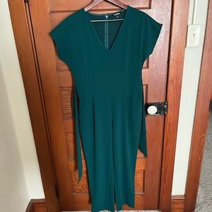 Express green jumpsuit. Size medium. Worn a couple times.
